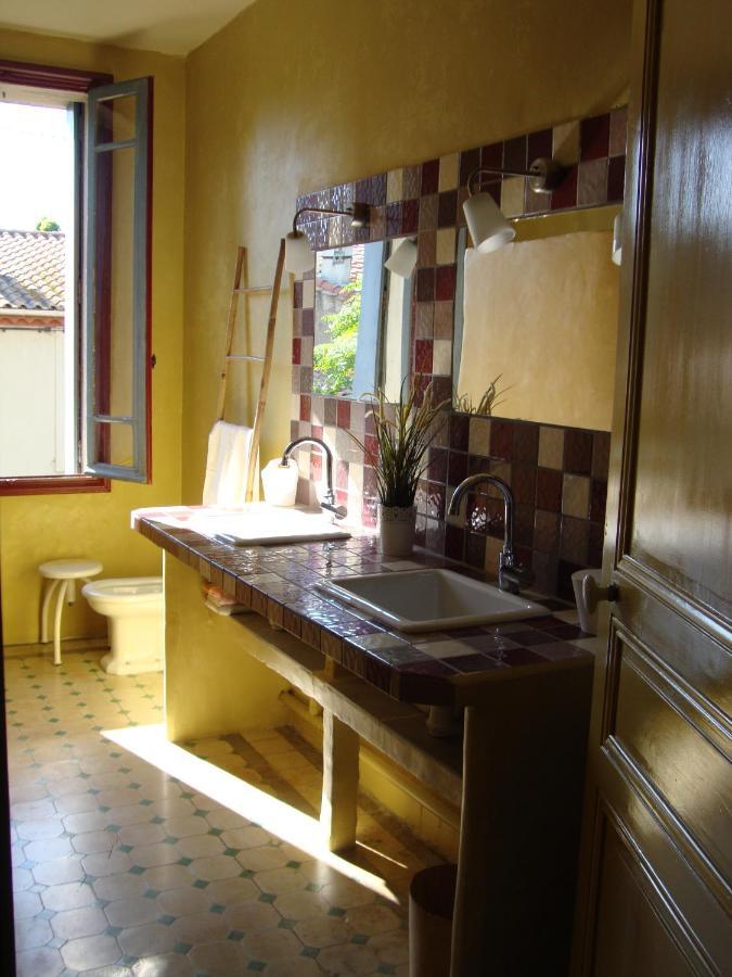 Les Remparts Bed and Breakfast Capestang Exterior foto