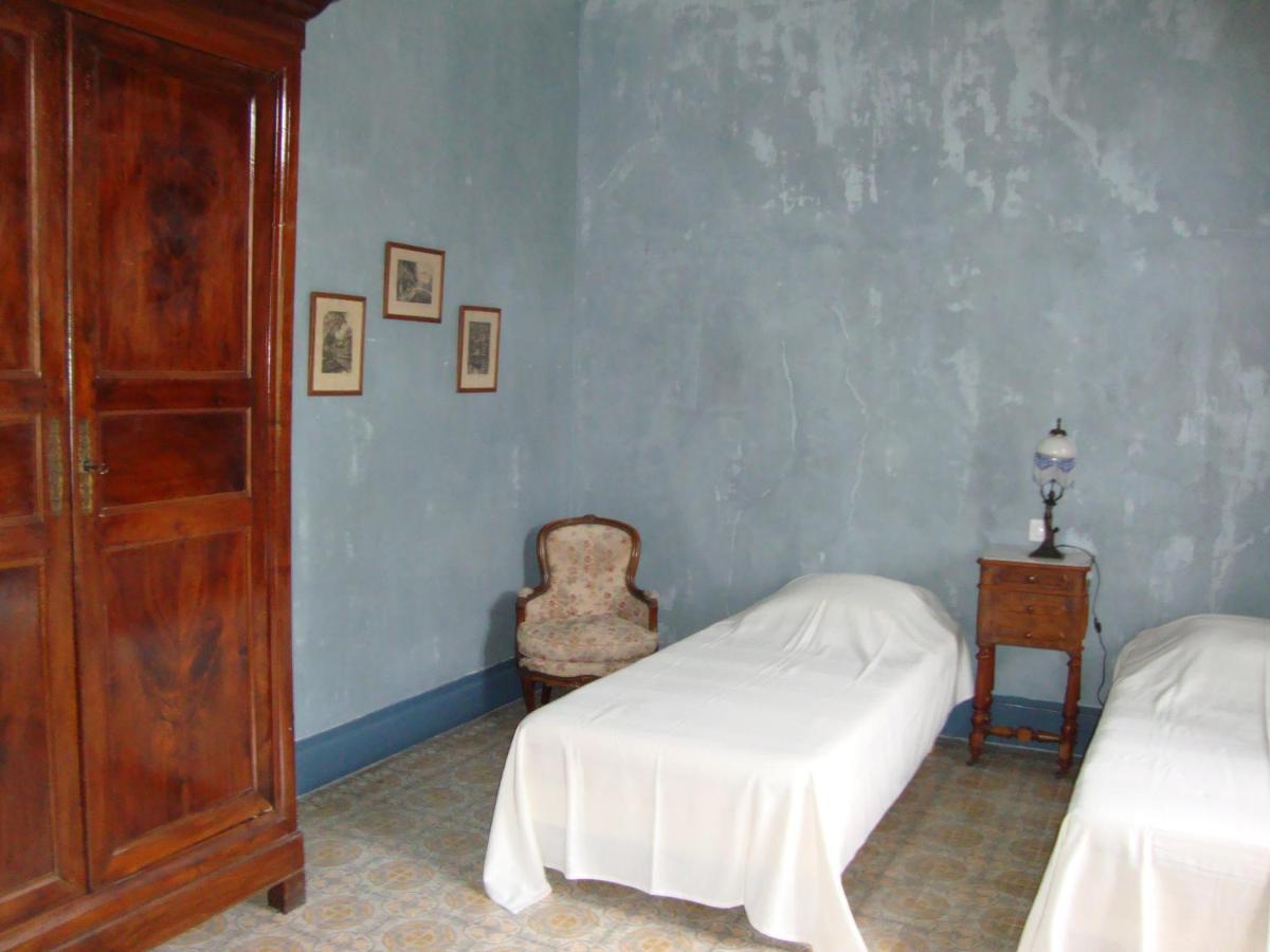 Les Remparts Bed and Breakfast Capestang Exterior foto